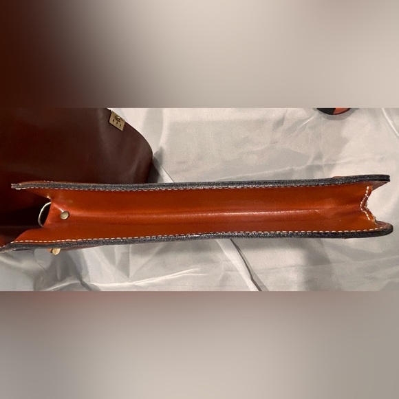 Gerard Henon Paris Vintage messenger bag/briefcase with lock and key - Picture 7 of 8